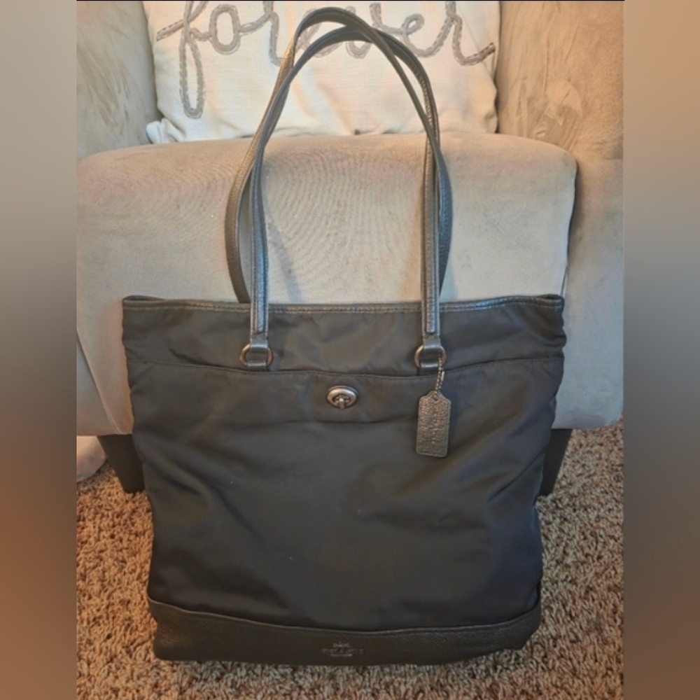 COACH TURNLOCK TOTE NYLON LEATHER STRAPS ZIP SHOULDER BAG BLACK F57903 EUC NICE